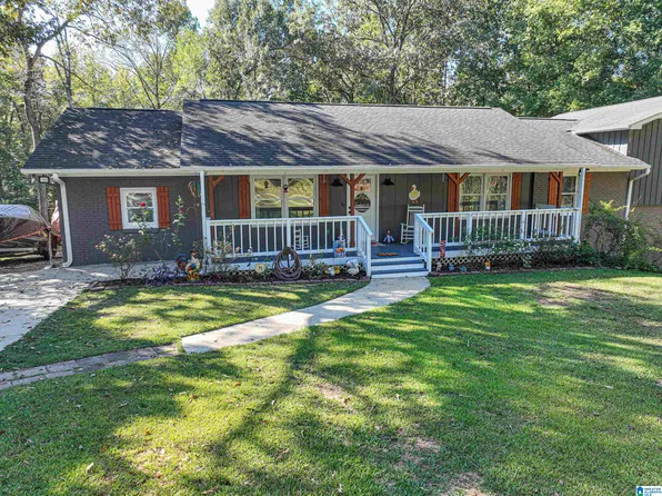381 1st Ave N, Centreville, AL 35042