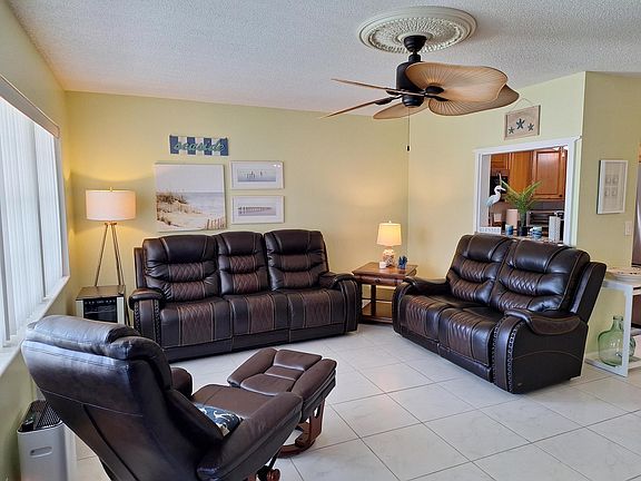 4th image of 305 Andover L