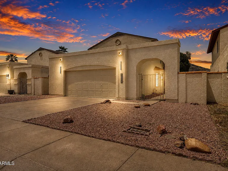 4760 W Wahalla Ln — Photo 36