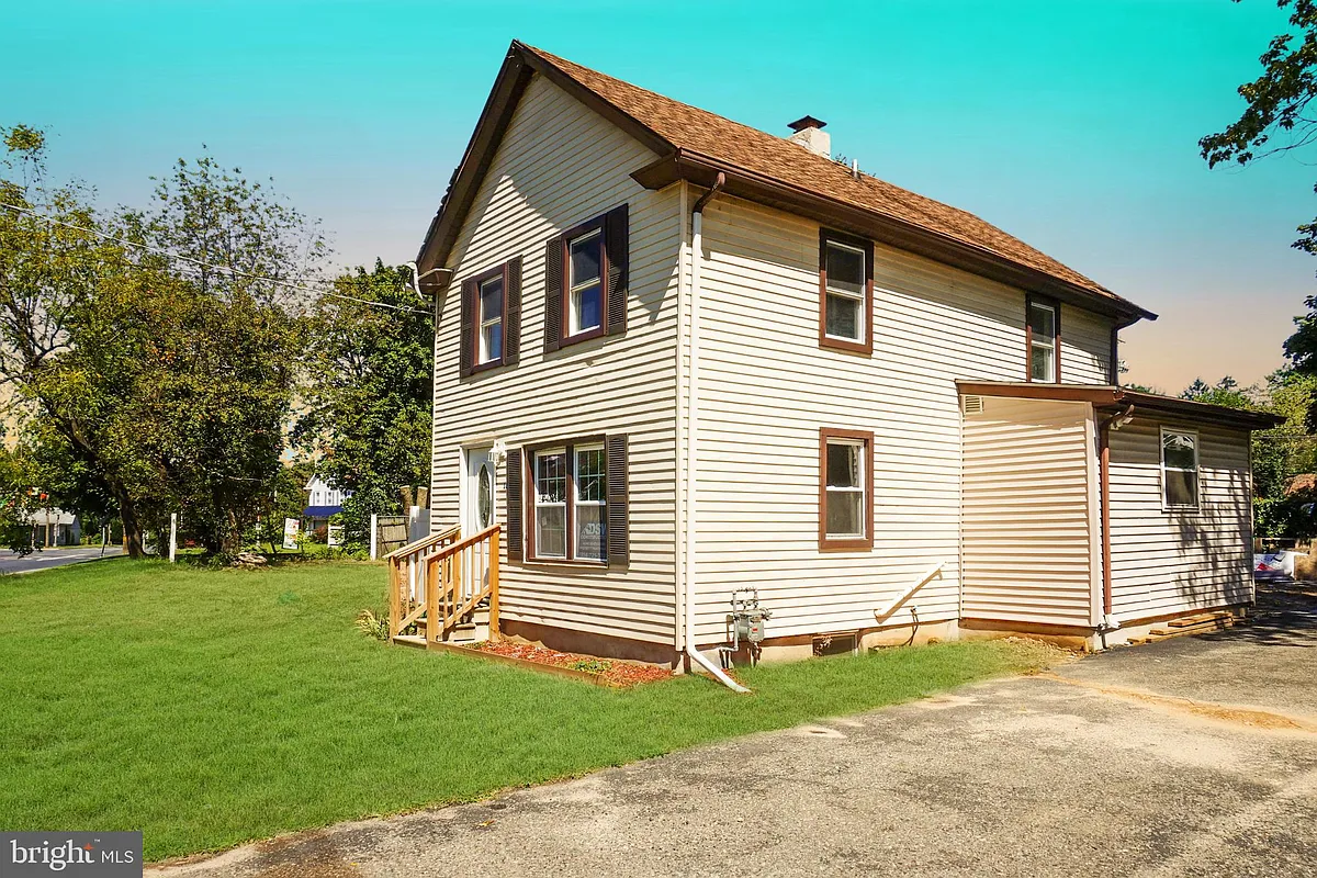 Building Photo - 1824 N Tuckahoe Rd