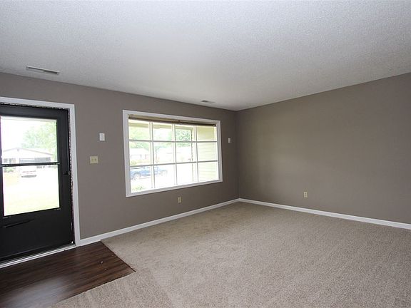 2nd image of 3008 Winslow Pl