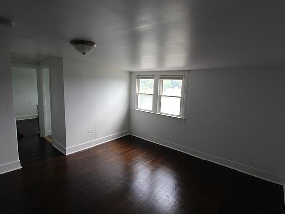 4th image of 48 Prospect St #8