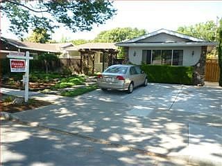 1st image of 863 Ironwood Dr