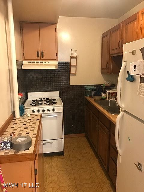 2nd image of 2526 Garfield Ave S #6