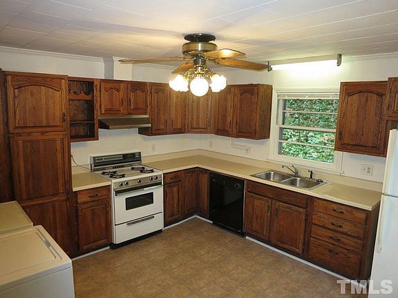 5th image of 1108 Valley Park Dr