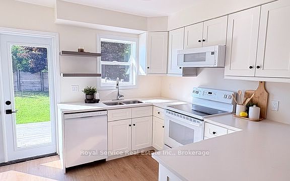 4th image of 228 Towerhill Rd