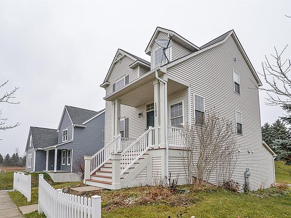 3rd image of 1364 Eisenhower Ln