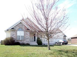 1030 Berkley Dr, Marshfield, MO 65706