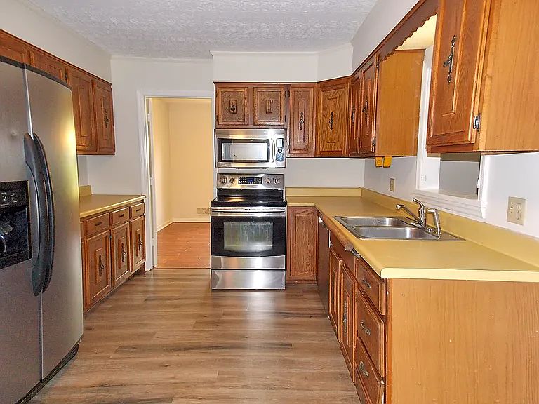 1st image of 1620 Kenilwood Way