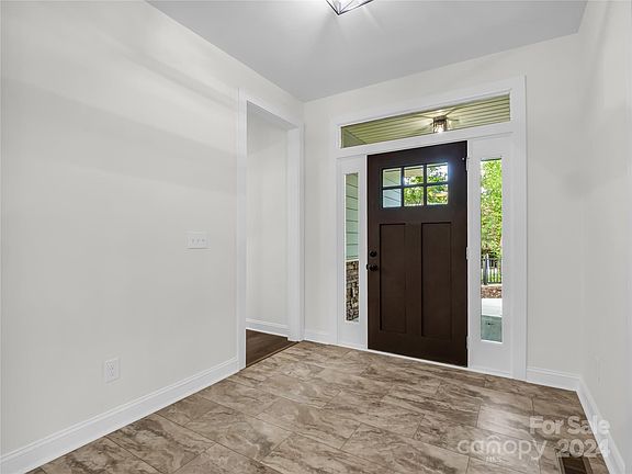 5th image of 137 Quail Hollow Dr