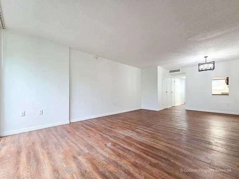 711 SW 75th St #106 — Photo 5