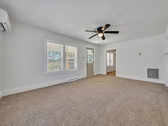 4th image of 1044 Brookdale St