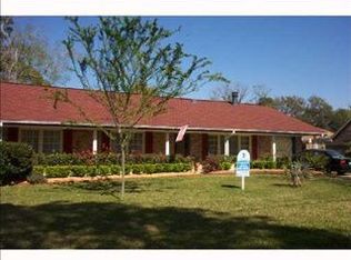 8911 Bocage Pl, River Ridge, LA 70123