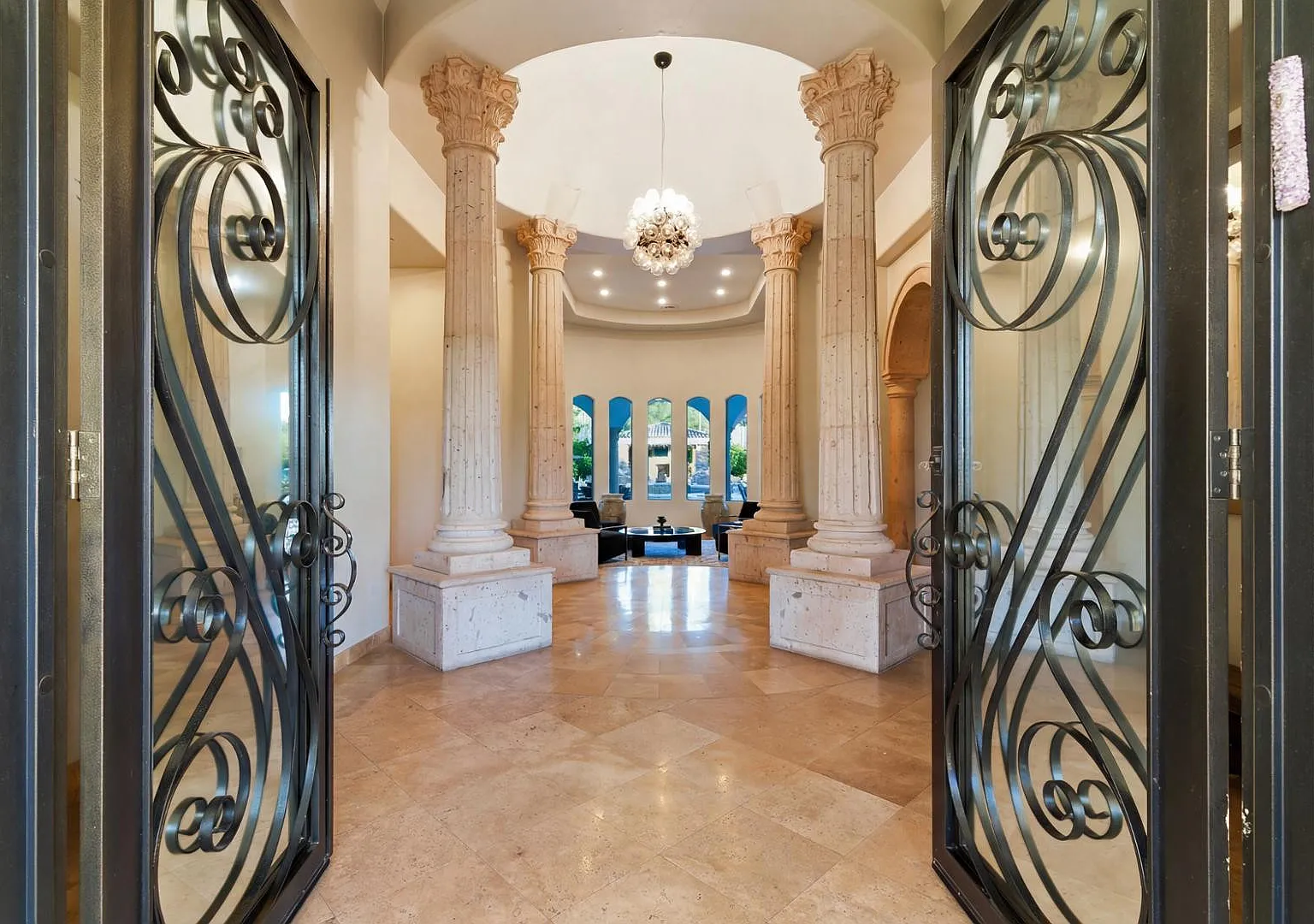 5 bed, 7.0 bath, 6576 sqft, $21,900 — Photo 4