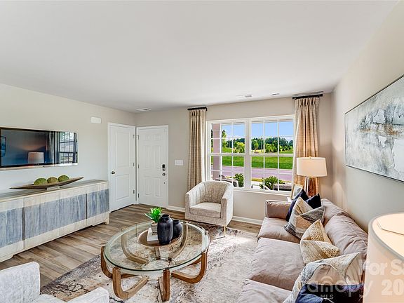 3rd image of 711 Mile Creek Rd