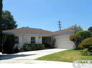 9055 Whitaker Ave, North Hills, CA 91343