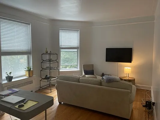 Rented by K & O Realty Associates Inc. | media 17