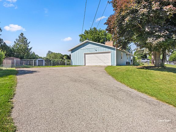 3rd image of 5157 Highland Dr
