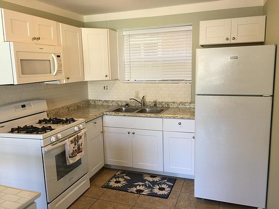 2nd image of 4274 Ellenwood Ave APT A