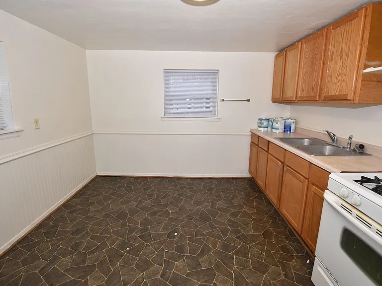 1311 Montgomery Rd — Photo 8