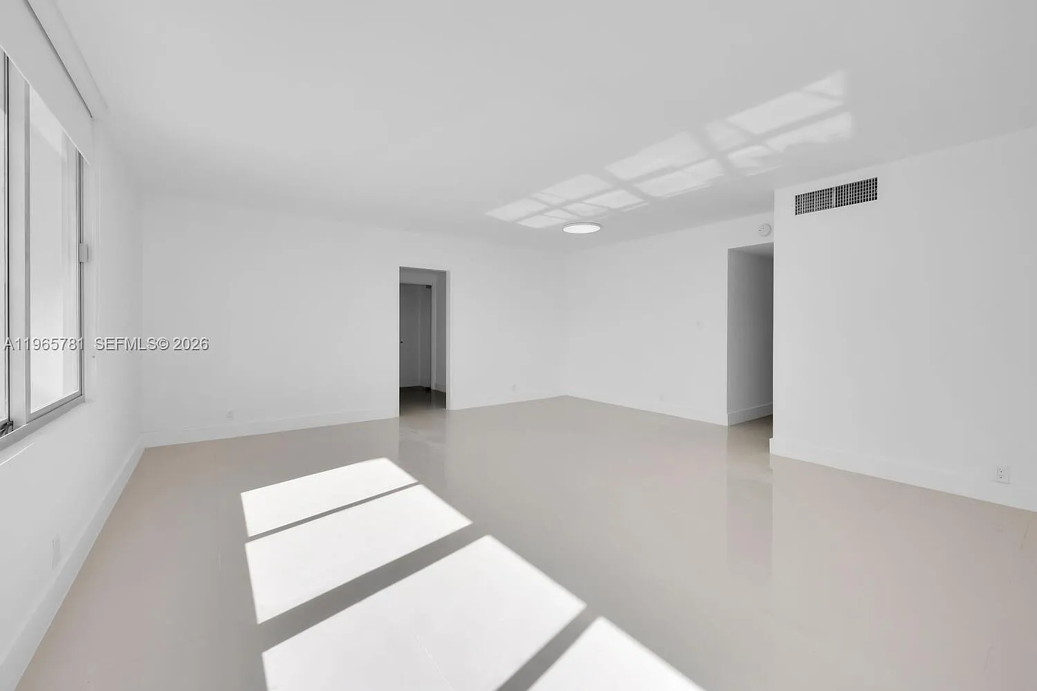 Mirador 1000 Condo — Photo 3
