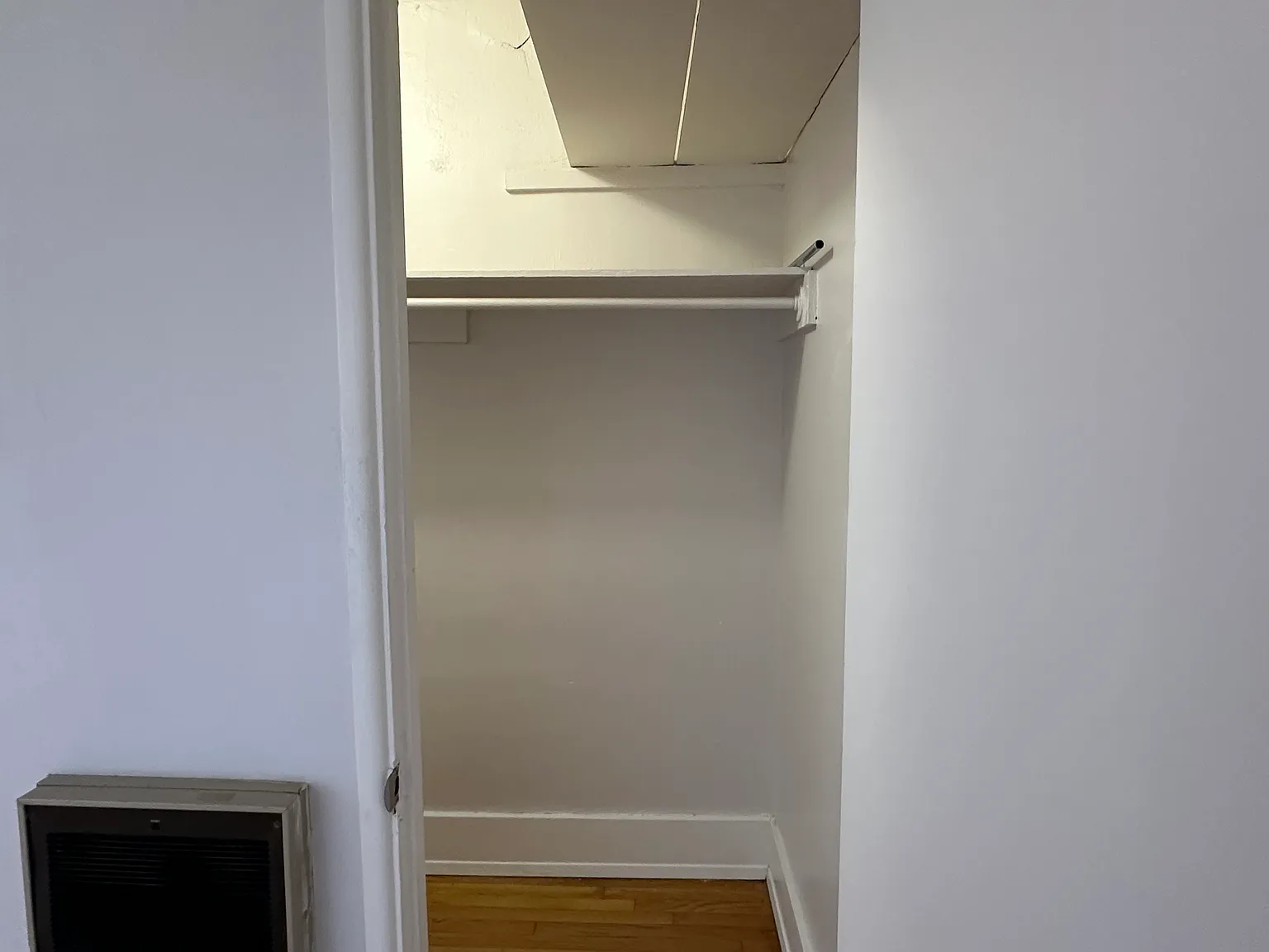 Wellesley Court Apartments — Photo 3