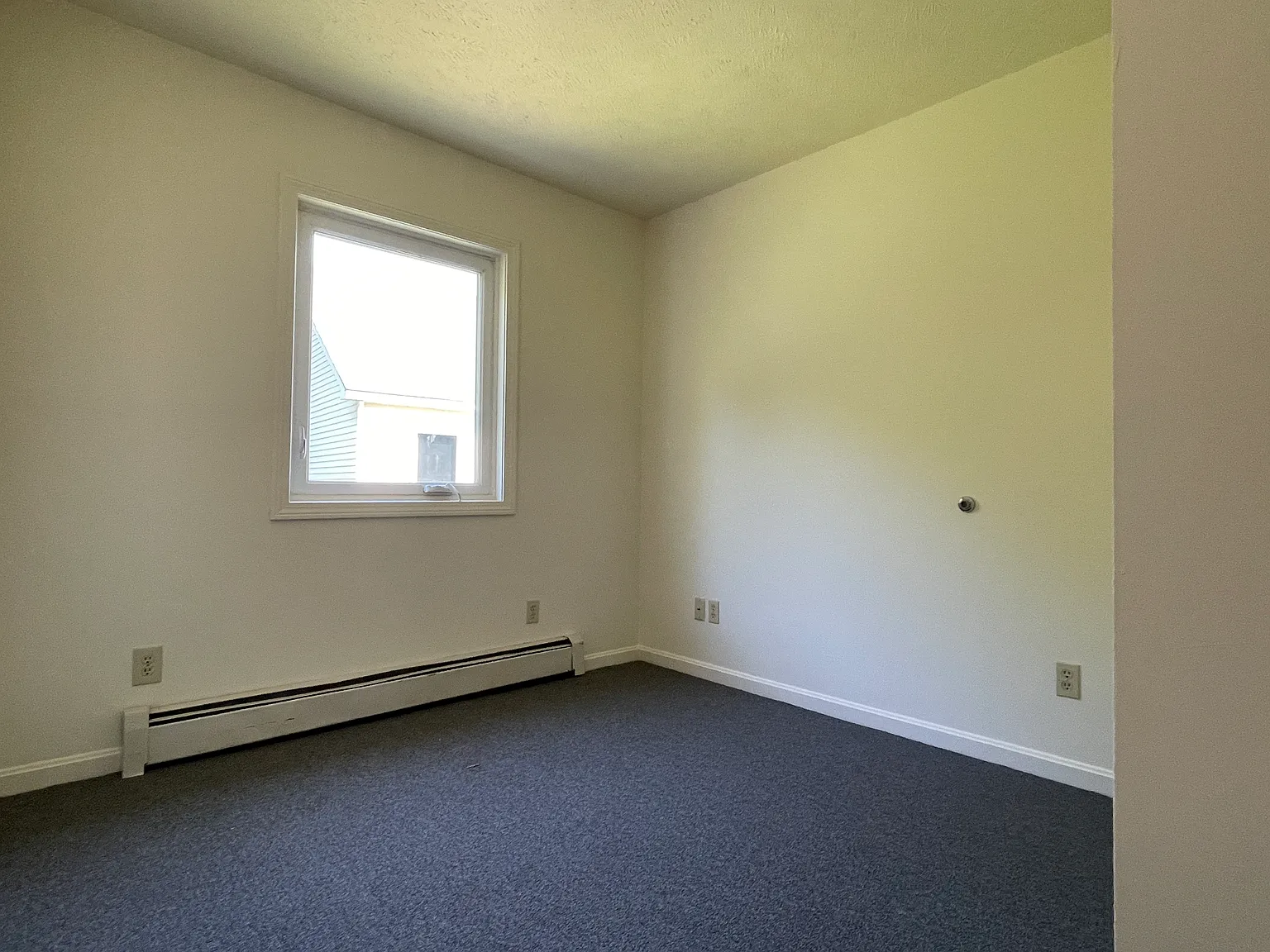 94 Lower Welden St — Photo 4