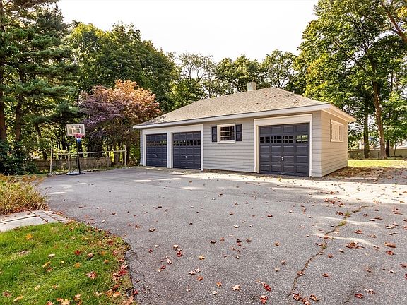 5th image of 34 Brush Hill Ln #34