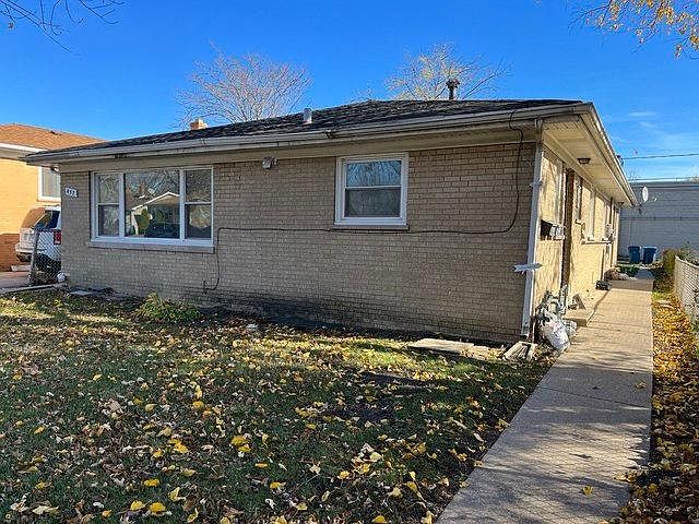 1st image of 457 Greenbay Ave #1