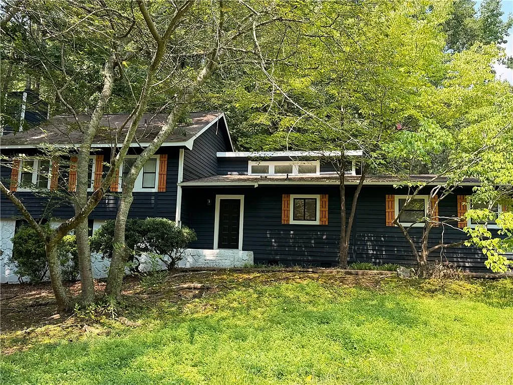 4 bed, 3.5 bath, 1608 sqft, $2,100 — Photo 2