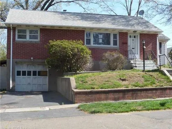 22 Kingswood Dr, New Haven, CT 06513