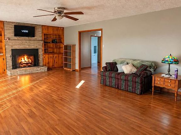 2nd image of 2401 3rd St