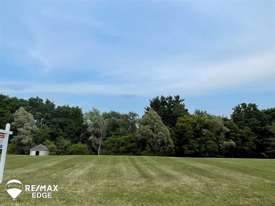 2nd image of Whisper Ridge Dr