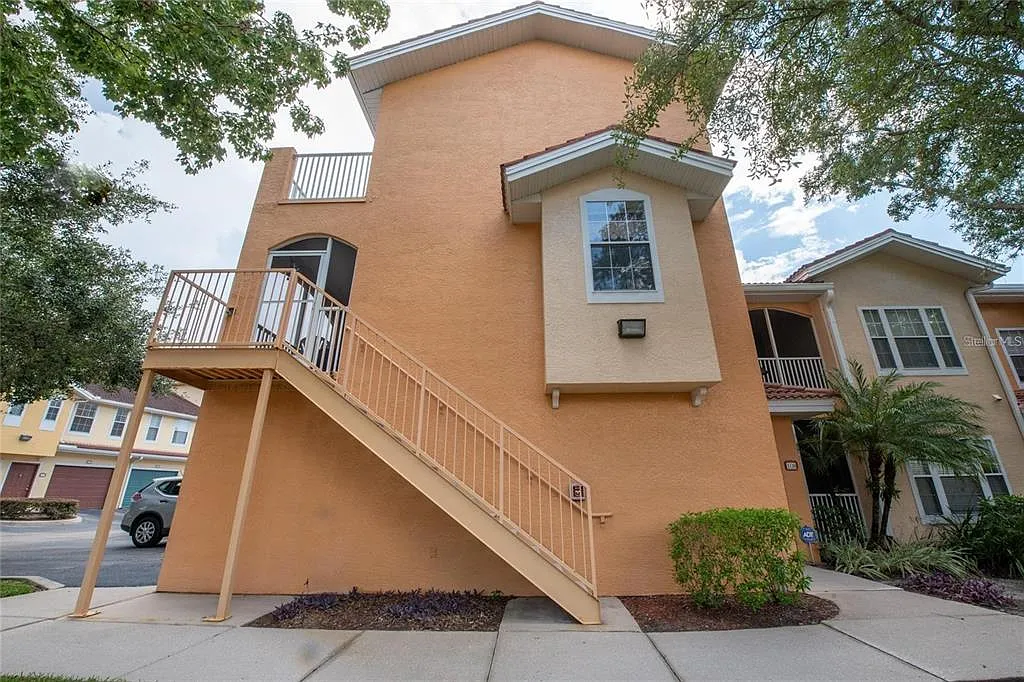 3 bed, 3.5 bath, 1512 sqft, $2,499 — Photo 4