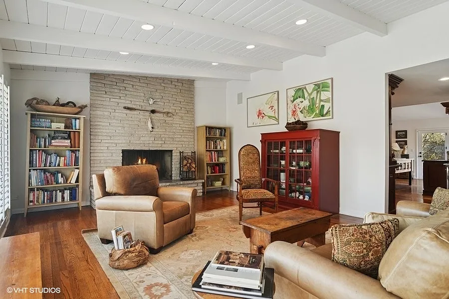 4 bed, 3.5 bath, 3270 sqft, $6,800 — Photo 2
