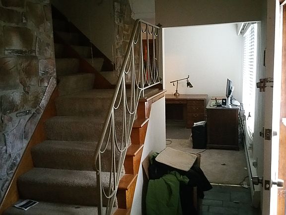 3rd image of 952 Hodges Dr
