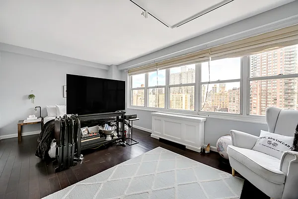 Sold by Compass | media 2