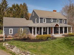 27 Coach Rd, Stratham, NH 03885