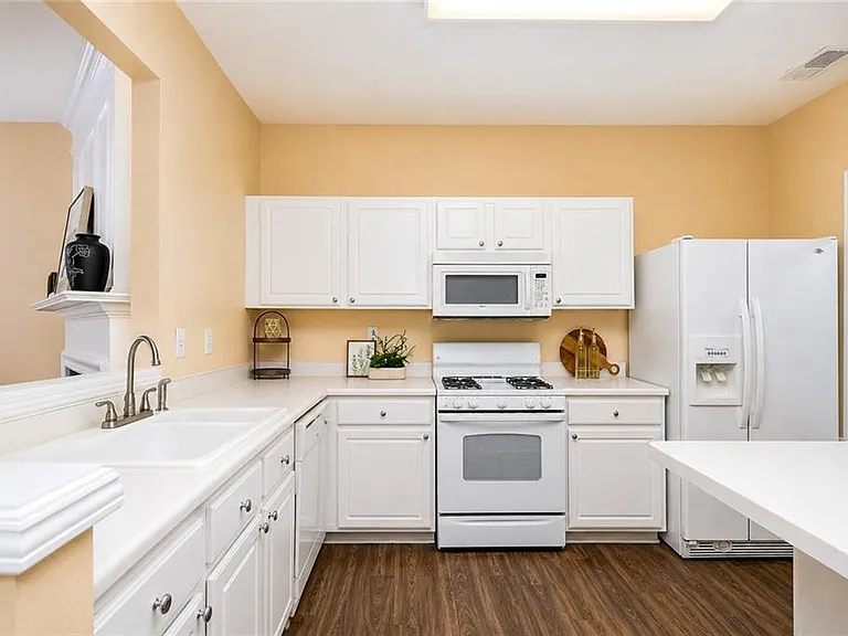 1745 Kilmington Ct — Photo 8