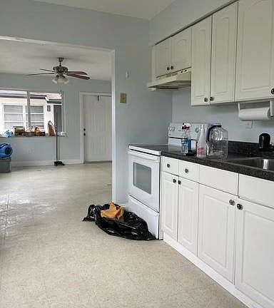 3rd image of 4060 SW 58th Ter