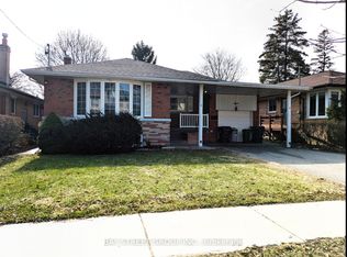 8 Storey Cres, Toronto, ON M9B3C8