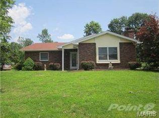 6 Trappers Way, Saint Charles, MO 63303