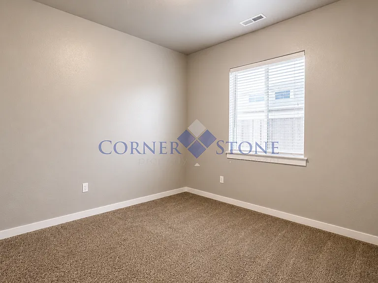 4676 W Silver Riv — Photo 8