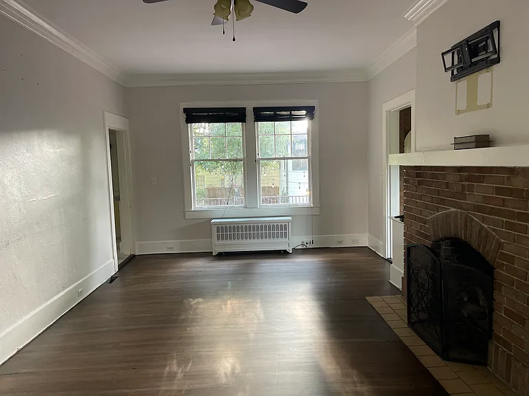 1124 N Spring St — Photo 21
