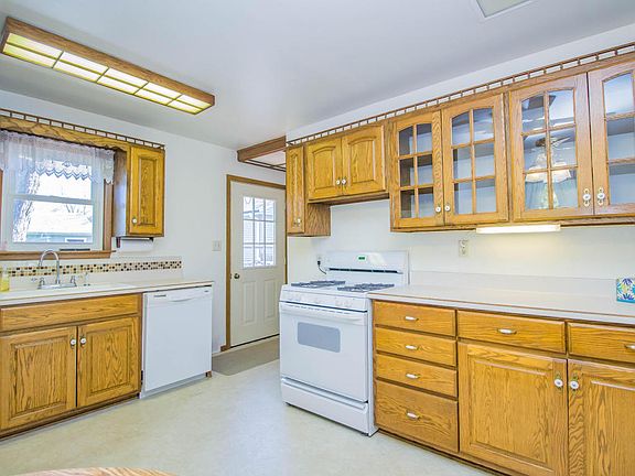 3rd image of 128 N Highland Ave