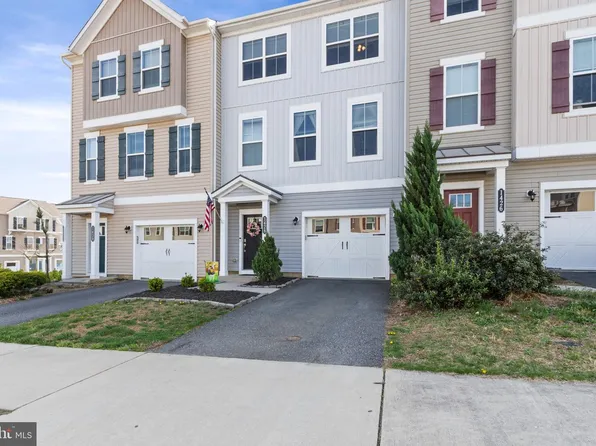 1428 Hudgins Farm Cir, Fredericksburg, VA 22408