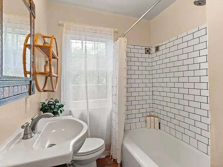 700 Don Gaspar Ave #3 — Photo 31
