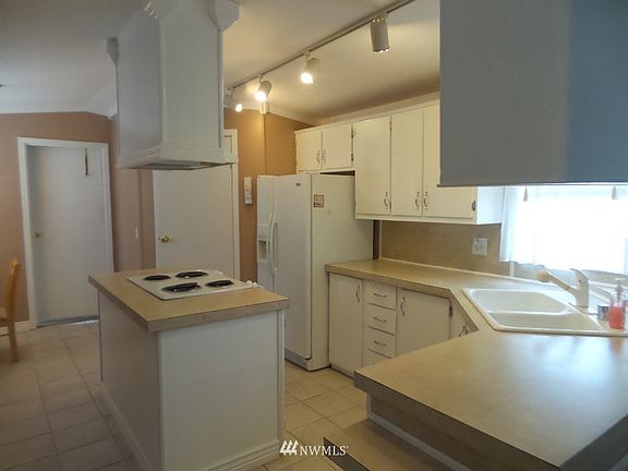 4th image of 21201 NE 58th Street #11