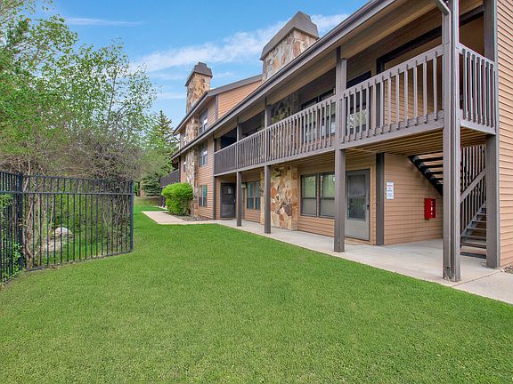 4th image of 3615 Wolf Creek Dr #104