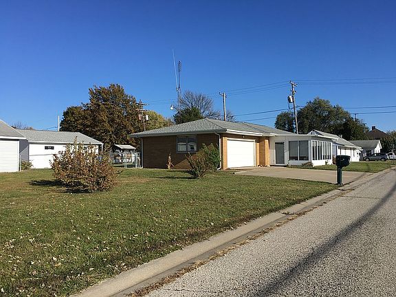 Corner, 2 1/2 lots